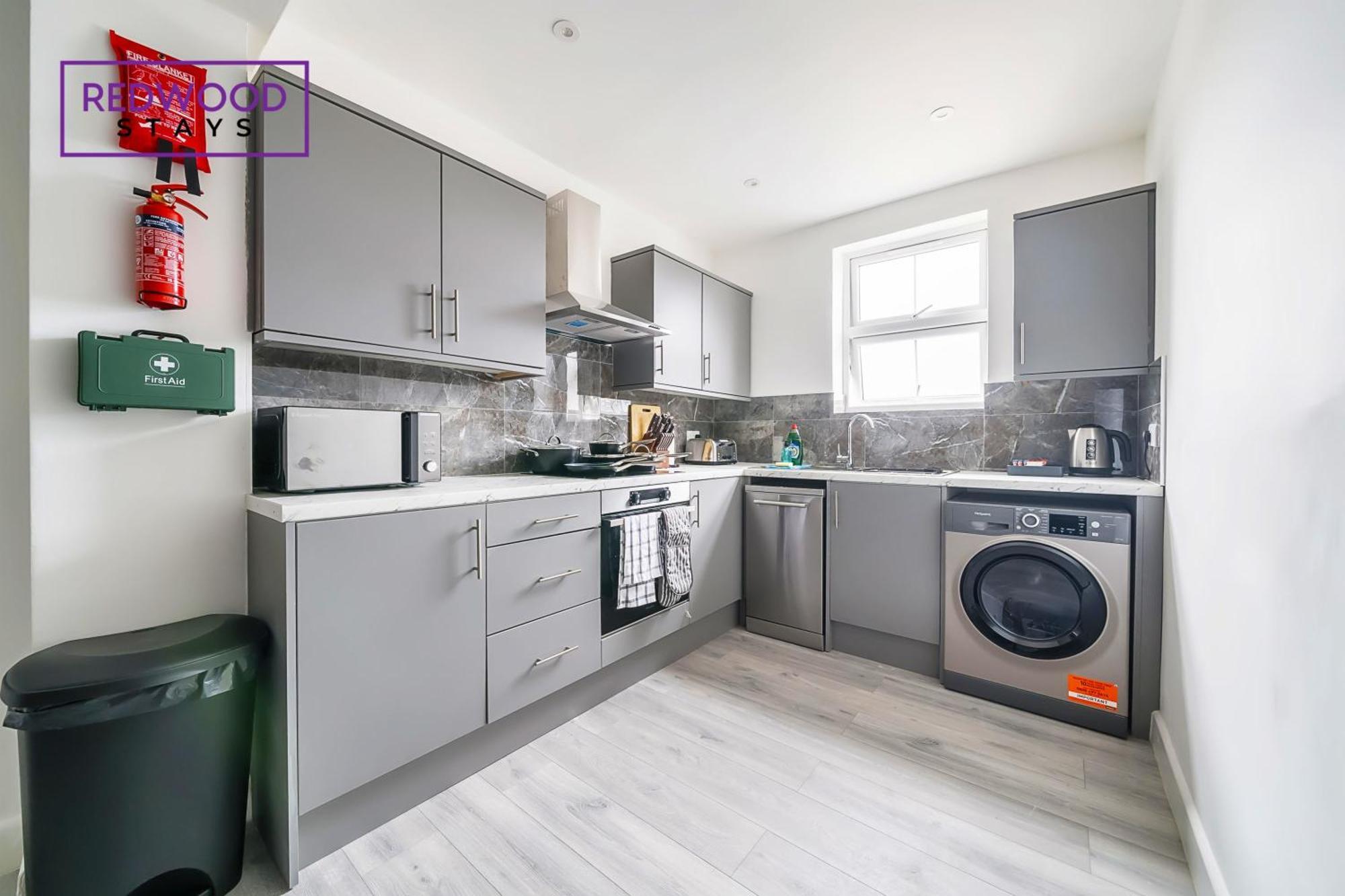 Brand New, 2 Bed 1 Bath, Modern Town Center Apartment, Free Wifi & Netflix By Redwood Stays Aldershot Exteriér fotografie